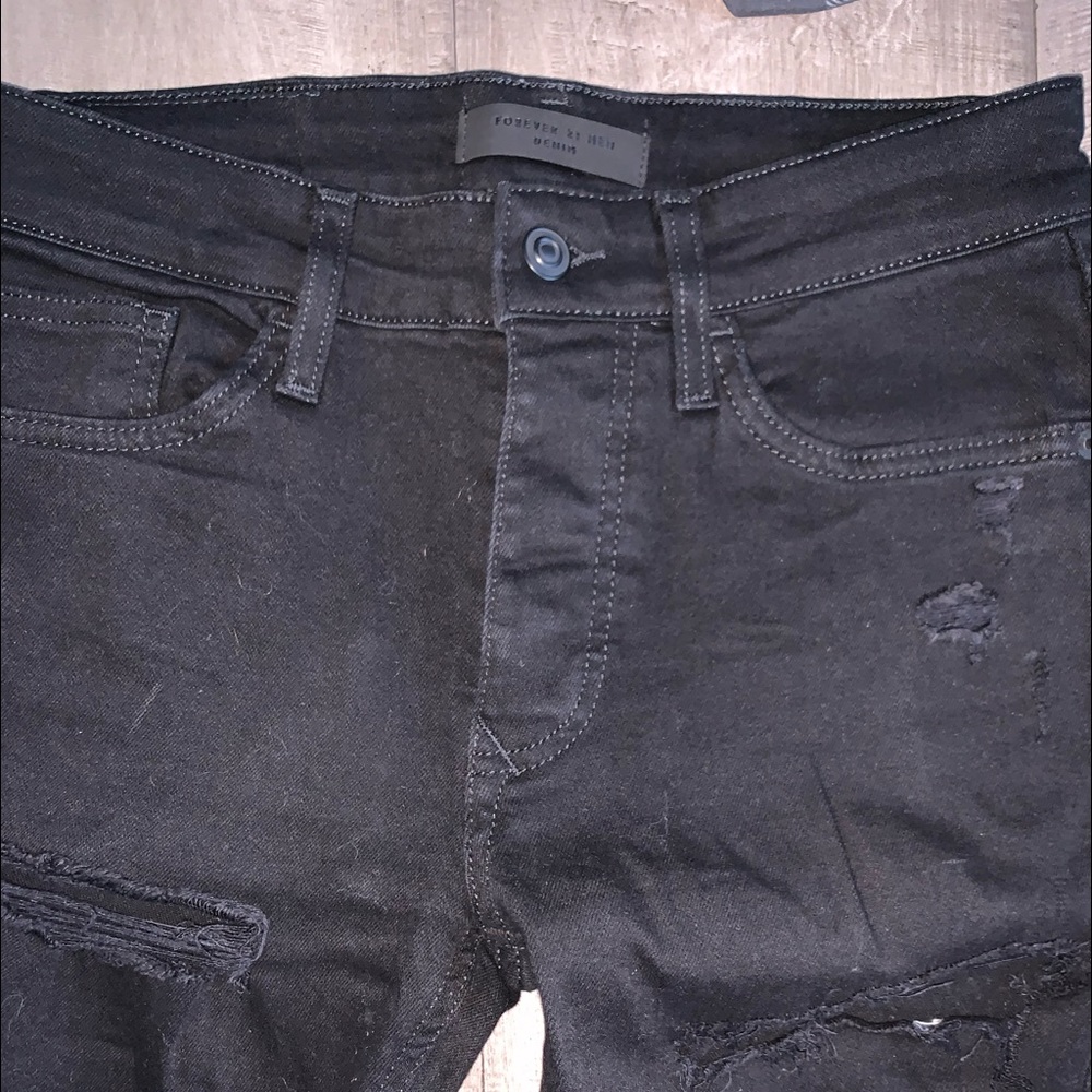 Forever 21 black ripped skinny jeans size 29